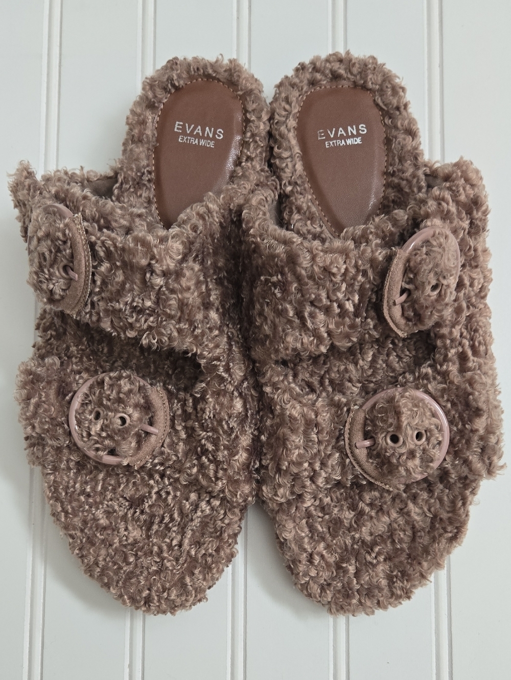 [5x$20] New Avenue-Evans Fuzzy Slip-On Sandals / Size 9 Extra Wide